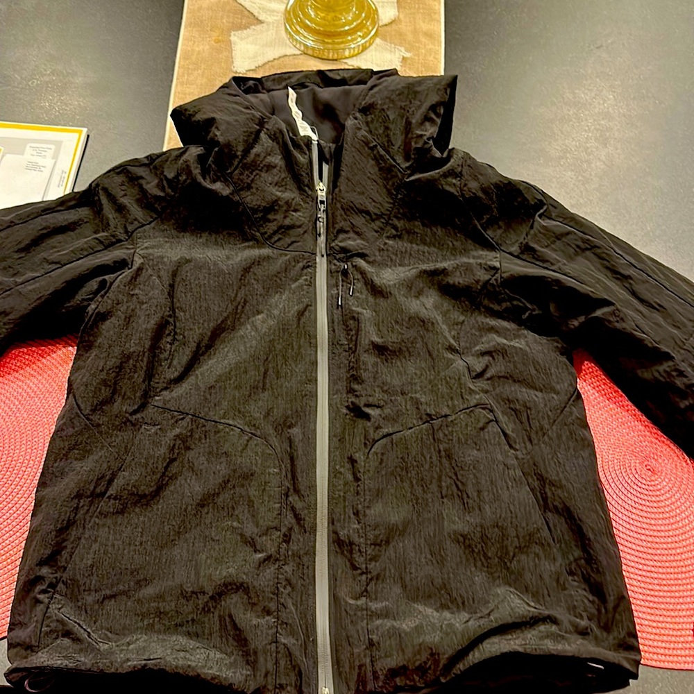 LULULEMON EXTREMELY GOOD condition worn ONCE. Hiking jacket. Hood, zip